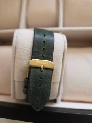 Reloj Barbour Dorado y Negro