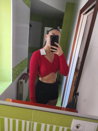 Top cruzado rojo