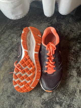 Deportivas Nike Negro y Naranja