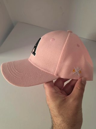 Gorra rosa vintage con inicial A