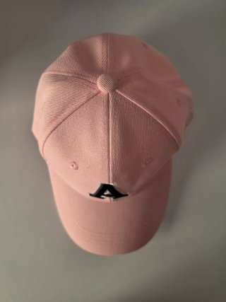 Gorra rosa vintage con inicial A
