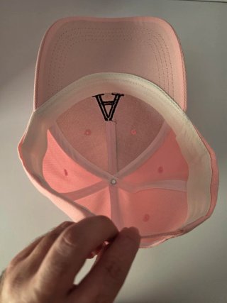 Gorra rosa vintage con inicial A