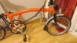 Bicicleta pieghevole Brompton arancione