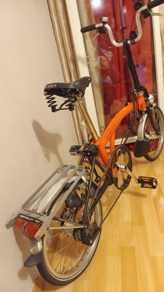 Bicicleta pieghevole Brompton arancione