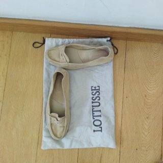 Mocasines ante beige mujer