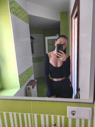 Top negro manga larga escotado