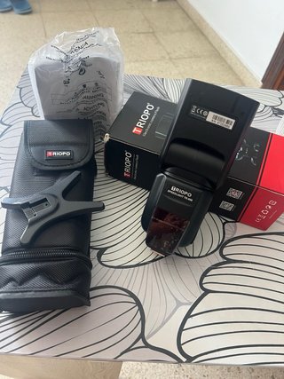 TRIOPO Speedlight TR-988 Flash Cámara