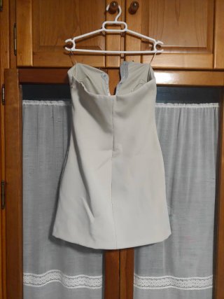 Vestido palabra de honor Zara beige