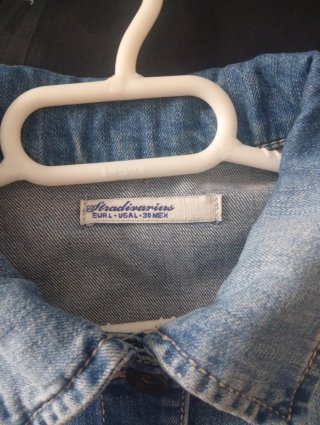 Chaqueta vaquera corta Stradivarius