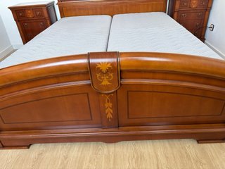 Juego de dormitorio madera: cabecero, pie de cama