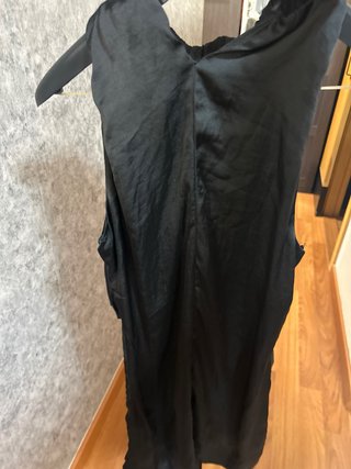 Vestido negro fiesta con volantes