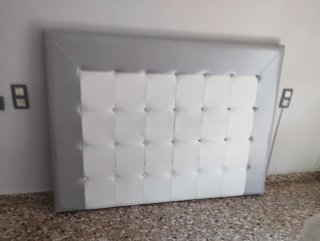 Cabezal de cama polipiel gris y blanco