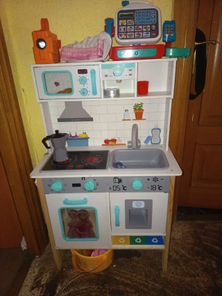 Cocinita de madera para niños  con pizarra