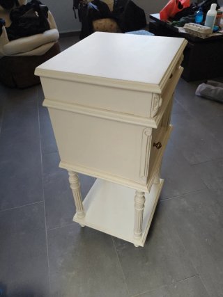 Mesita auxiliar de madera