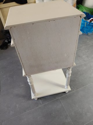 Mesita auxiliar de madera