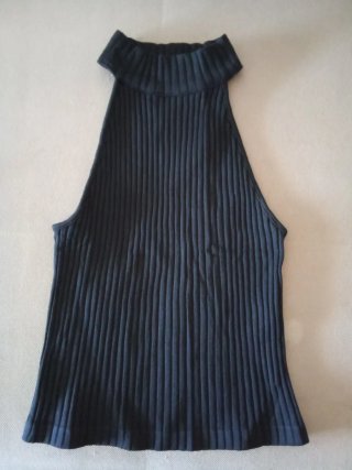 Lote 2 Tops Canalé Zara Negro y Blanco 1x4€