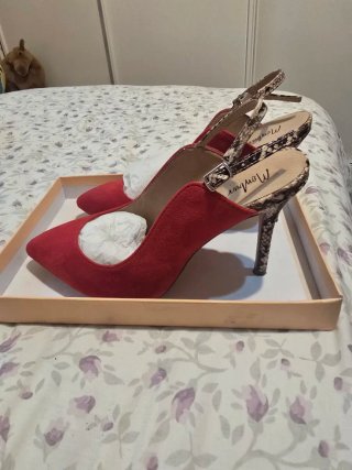 Zapatos tacón slingback serpiente rojos
