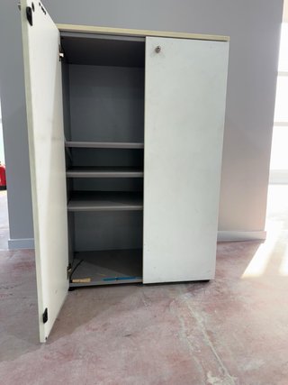 3 Armarios de oficina para almacenamiento