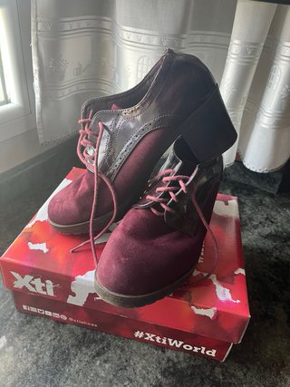 Botines Xti tacón mujer burdeos
