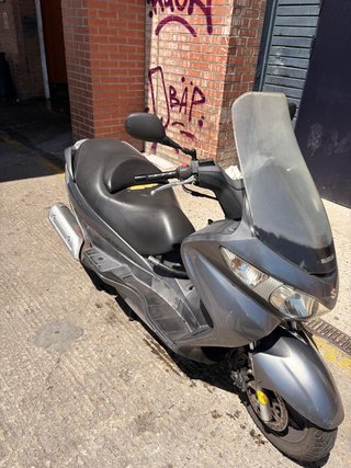 Suzuki Burgman 125cc Gris