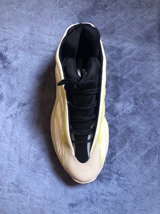 Adidas Yeezy Boost 700 V3