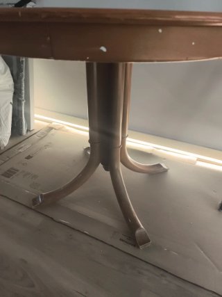Mesa redonda de madera