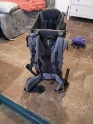 Mochila portabebés para senderismo