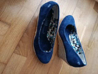 Zapatos de cuña Mustang azul talla 39