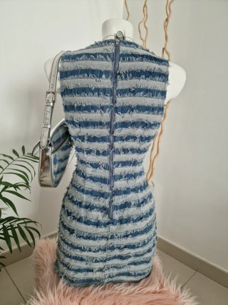 Vestido corto vaquero con flecos