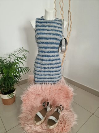 Vestido corto vaquero con flecos