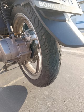 Peugeot Tweet 125 Beige Scooter