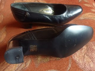 Zapatos de tafilete sin estrenar