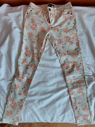 Pantalones de mujer con estampado floral
