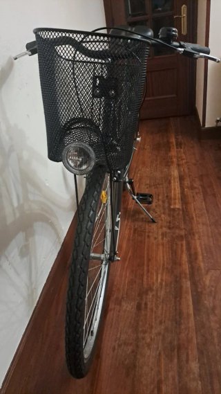 Bicicleta Paseo Negra con Cesta y Portabultos