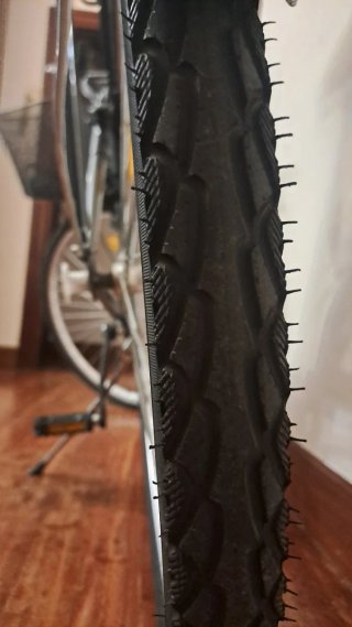 Bicicleta Paseo Negra con Cesta y Portabultos