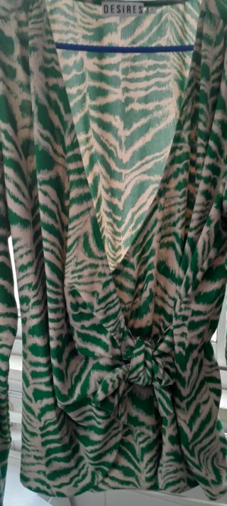 Camisa DESIRES verde y beige