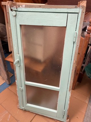 Ventana vintage con cristal