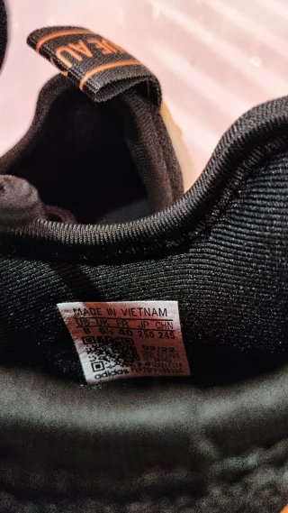 Zapatillas Adidas NMD R1 Talla 40