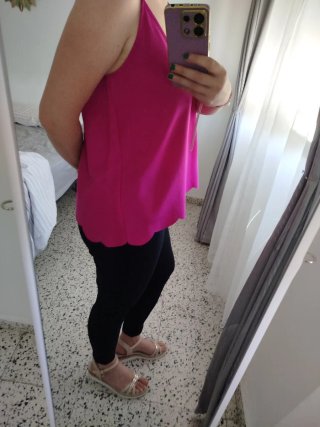 Blusa verano escote pico y volantes
