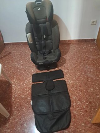 Silla de coche Joie gris
