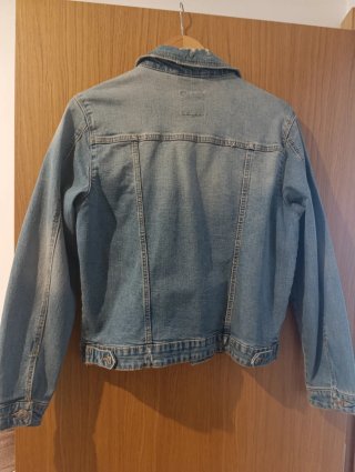 Cazadora vaquera azul claro