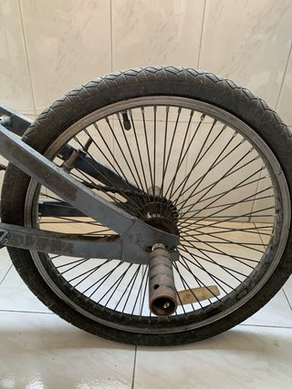 Bicicleta BMX Gris Oscuro Ruedas 20