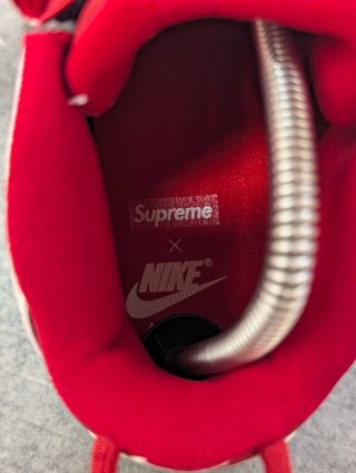 Nike x Supreme More Uptempo Rojo