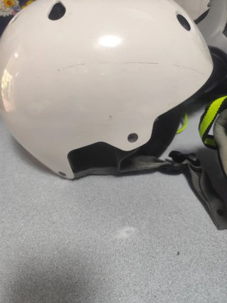 Patines en línea Oxelo niñ@ casco y protecciones