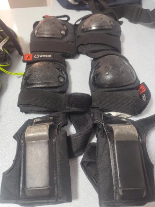 Patines en línea Oxelo niñ@ casco y protecciones