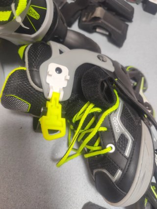 Patines en línea Oxelo niñ@ casco y protecciones
