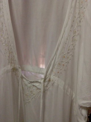 Vestido playero blanco con bordados