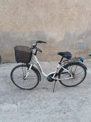 Bicicleta de paseo B-PRO blanca