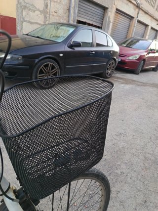 Bicicleta de paseo B-PRO blanca