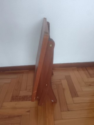 Mesa de salón o terraza de madera